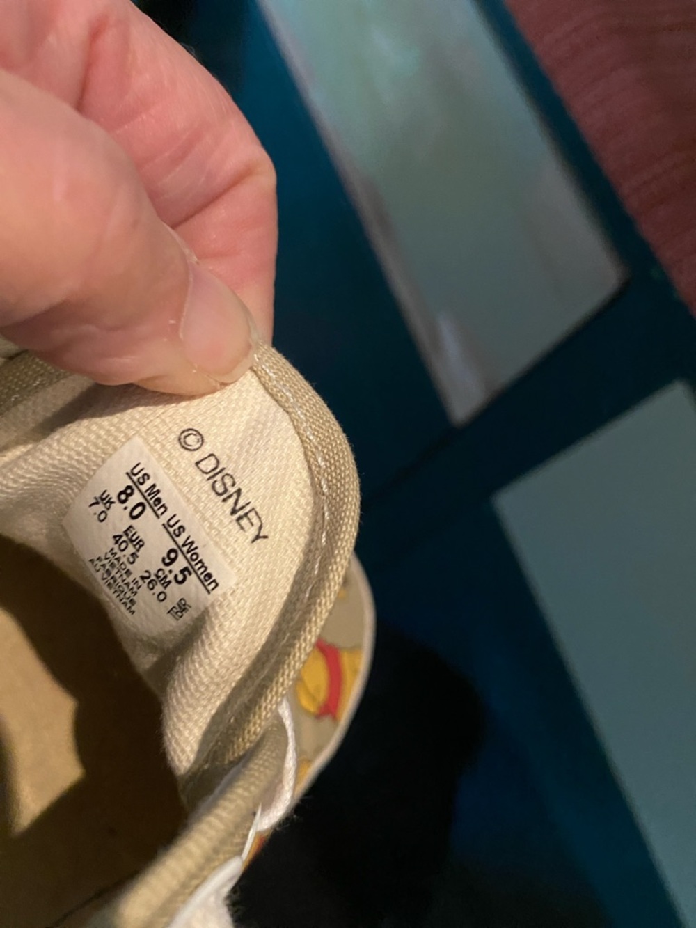 VANS Disney Winnie the Pooh Limited Edition Sneakers Shoes Women’s 9.5 - Men’s 8 - Picture 10 of 11